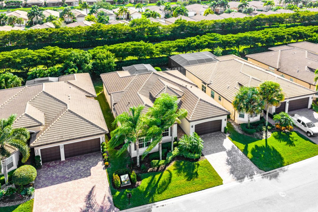 For Sale: $1,125,000 (4 beds, 3 baths, 2770 Square Feet)