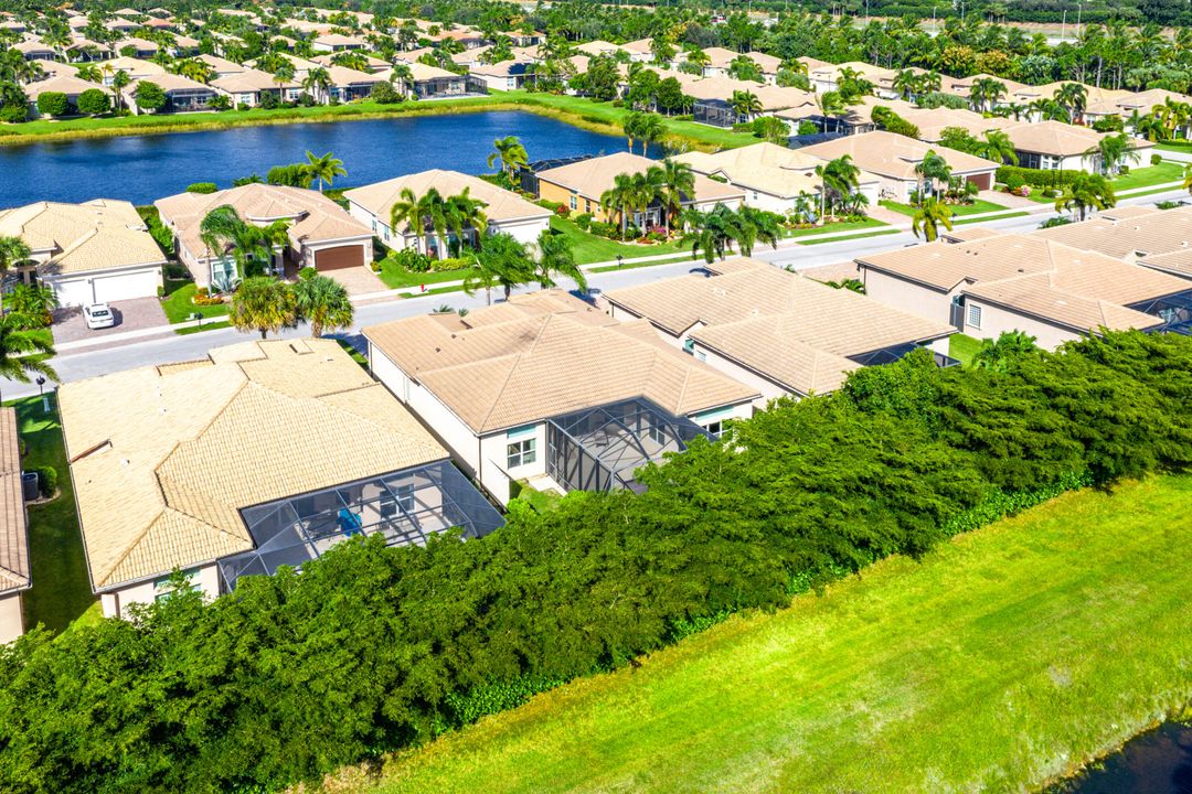 For Sale: $1,125,000 (4 beds, 3 baths, 2770 Square Feet)