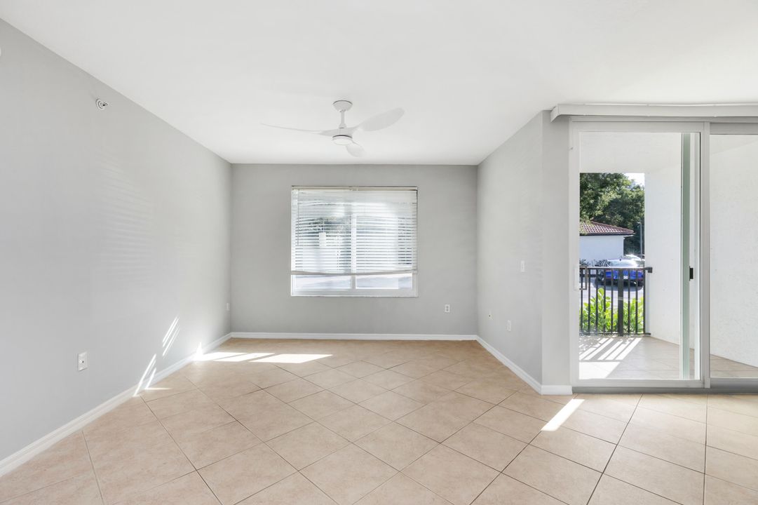 En Venta: $295,000 (3 camas, 2 baños, 1266 Pies cuadrados)