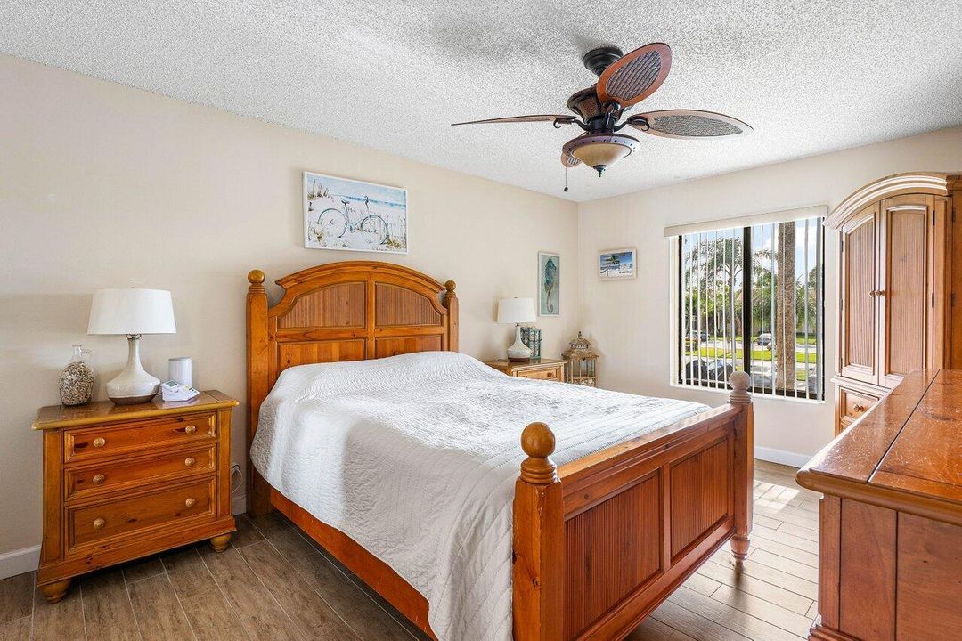 En Venta: $250,000 (2 camas, 2 baños, 1005 Pies cuadrados)