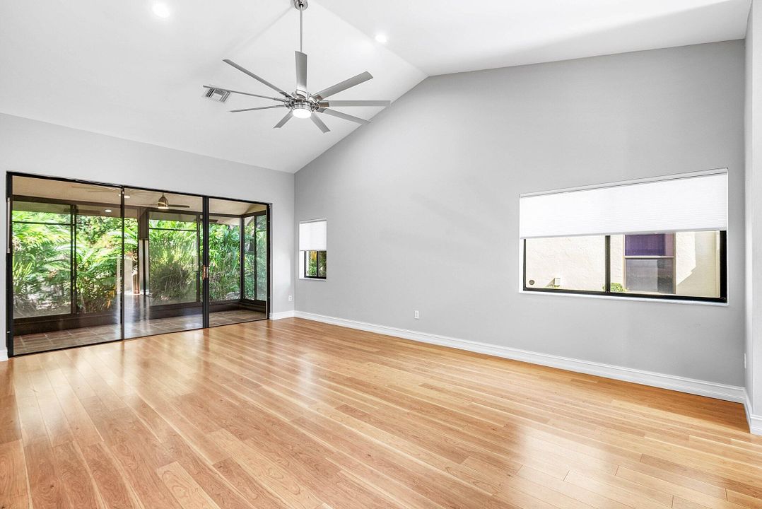 Active With Contract: $325,000 (2 beds, 2 baths, 1550 Square Feet)