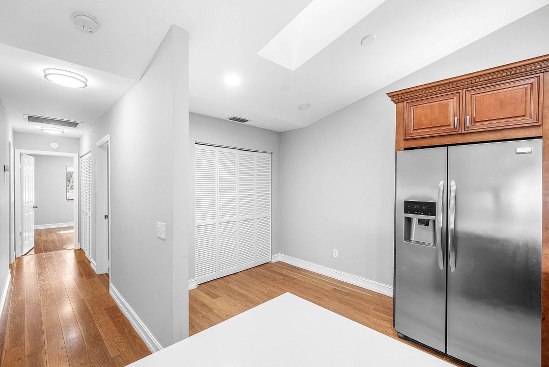 Active With Contract: $325,000 (2 beds, 2 baths, 1550 Square Feet)