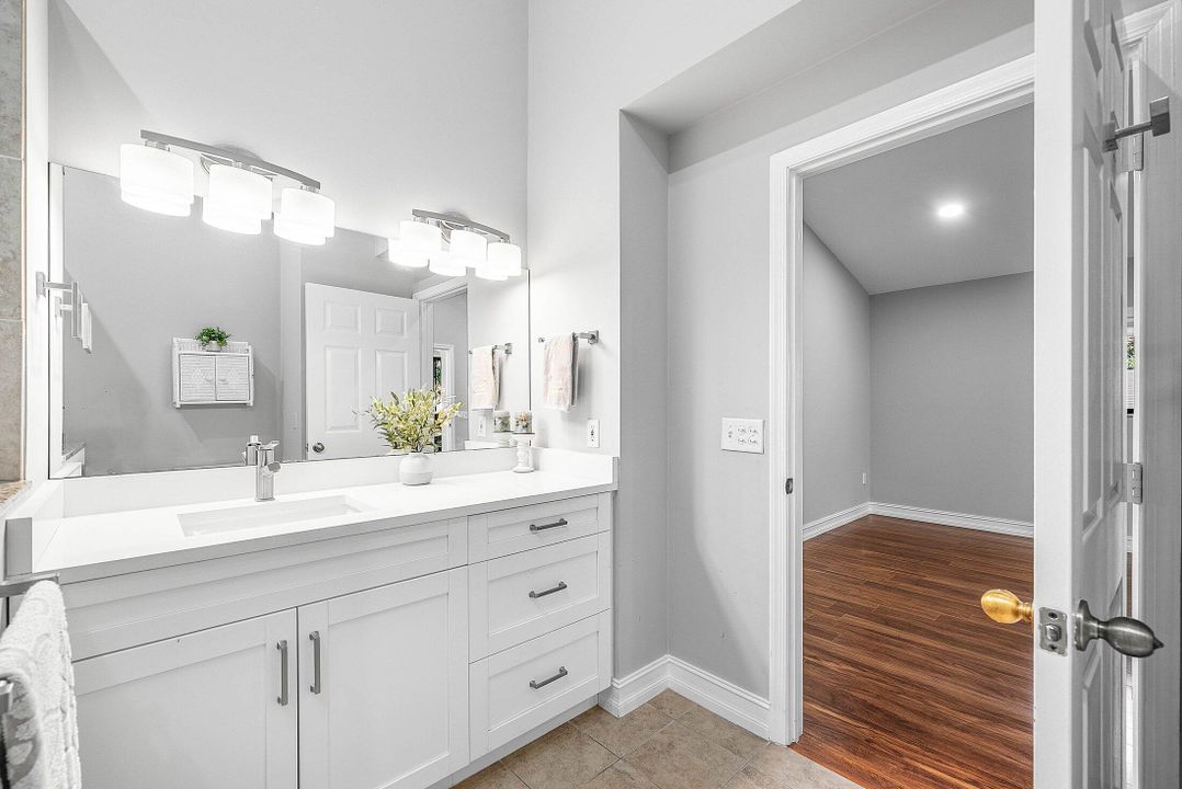 Active With Contract: $325,000 (2 beds, 2 baths, 1550 Square Feet)