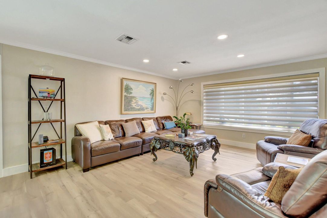 For Rent: $5,400 (4 beds, 2 baths, 1884 Square Feet)