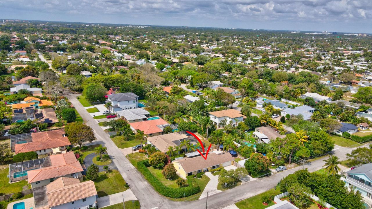 For Rent: $5,400 (4 beds, 2 baths, 1884 Square Feet)