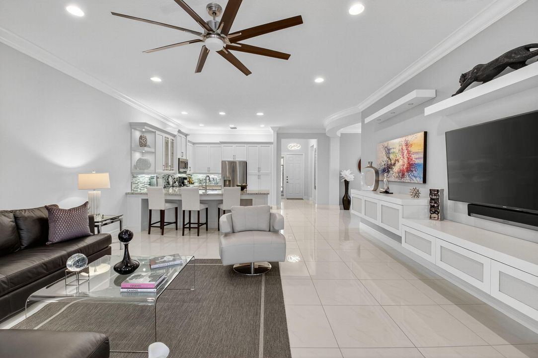 На продажу: $722,000 (2 спален, 2 ванн, 1994 Квадратных фут)