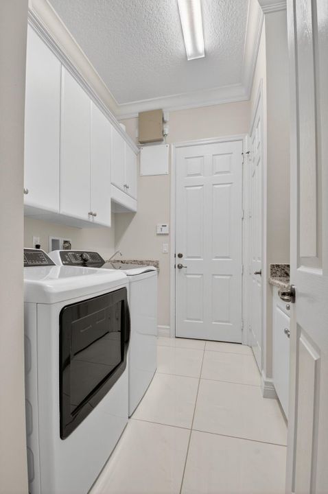 На продажу: $722,000 (2 спален, 2 ванн, 1994 Квадратных фут)