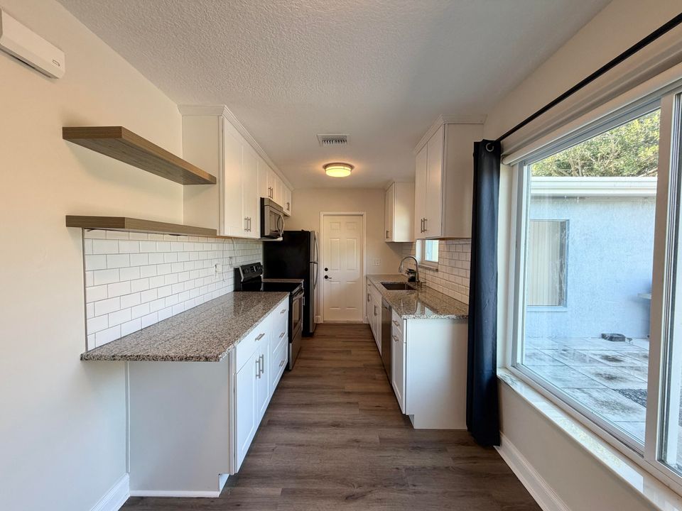 For Rent: $3,200 (3 beds, 2 baths, 1218 Square Feet)