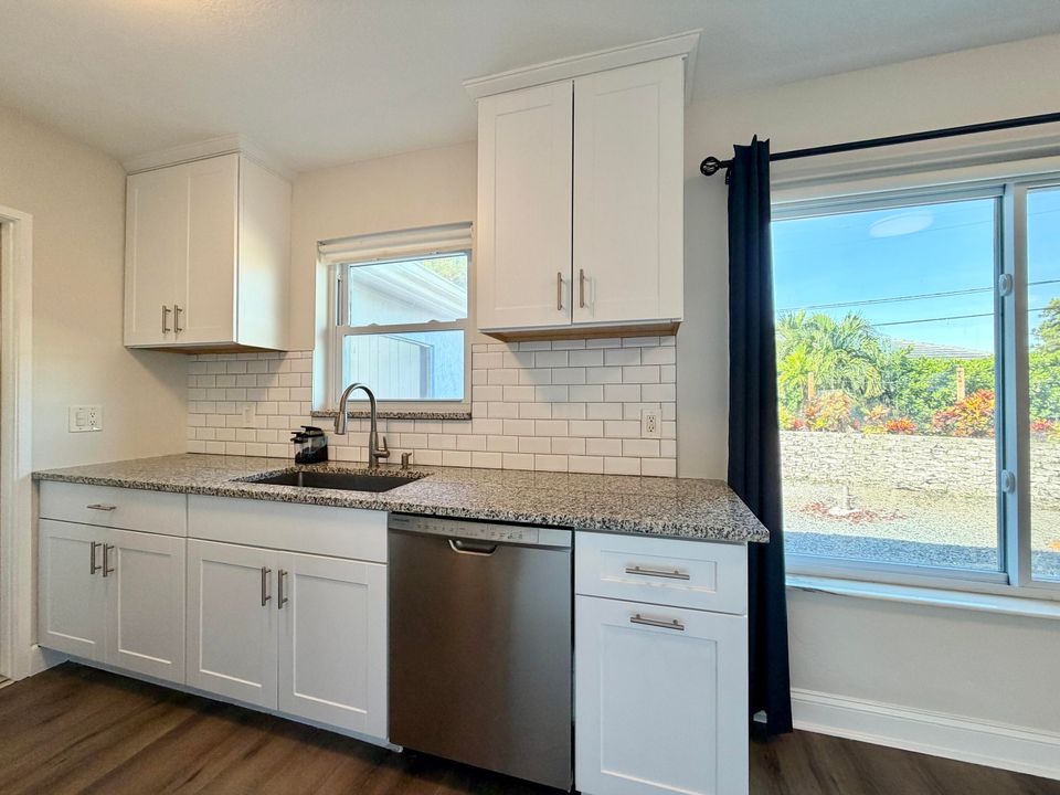 For Rent: $3,200 (3 beds, 2 baths, 1218 Square Feet)