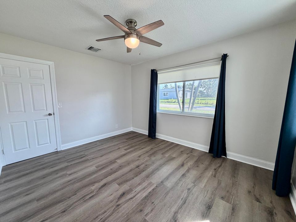 For Rent: $3,200 (3 beds, 2 baths, 1218 Square Feet)