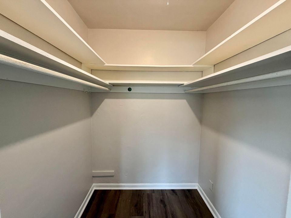 For Rent: $3,200 (3 beds, 2 baths, 1218 Square Feet)