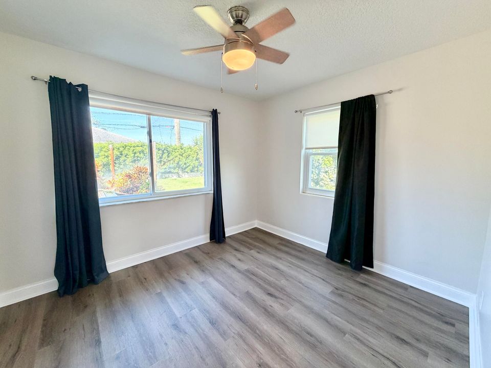 For Rent: $3,200 (3 beds, 2 baths, 1218 Square Feet)