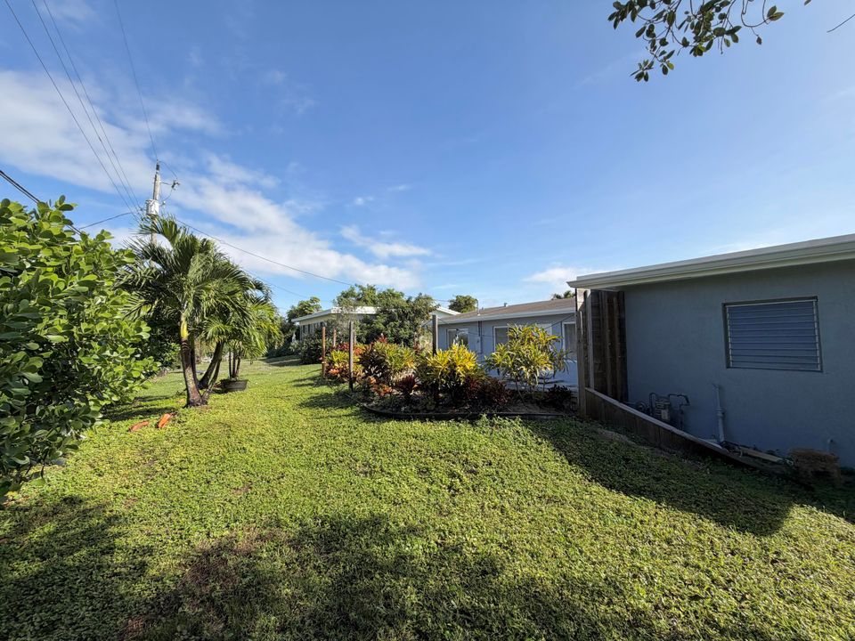 For Rent: $3,200 (3 beds, 2 baths, 1218 Square Feet)