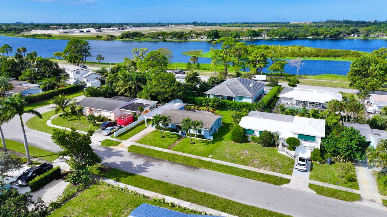 For Rent: $3,200 (3 beds, 2 baths, 1218 Square Feet)