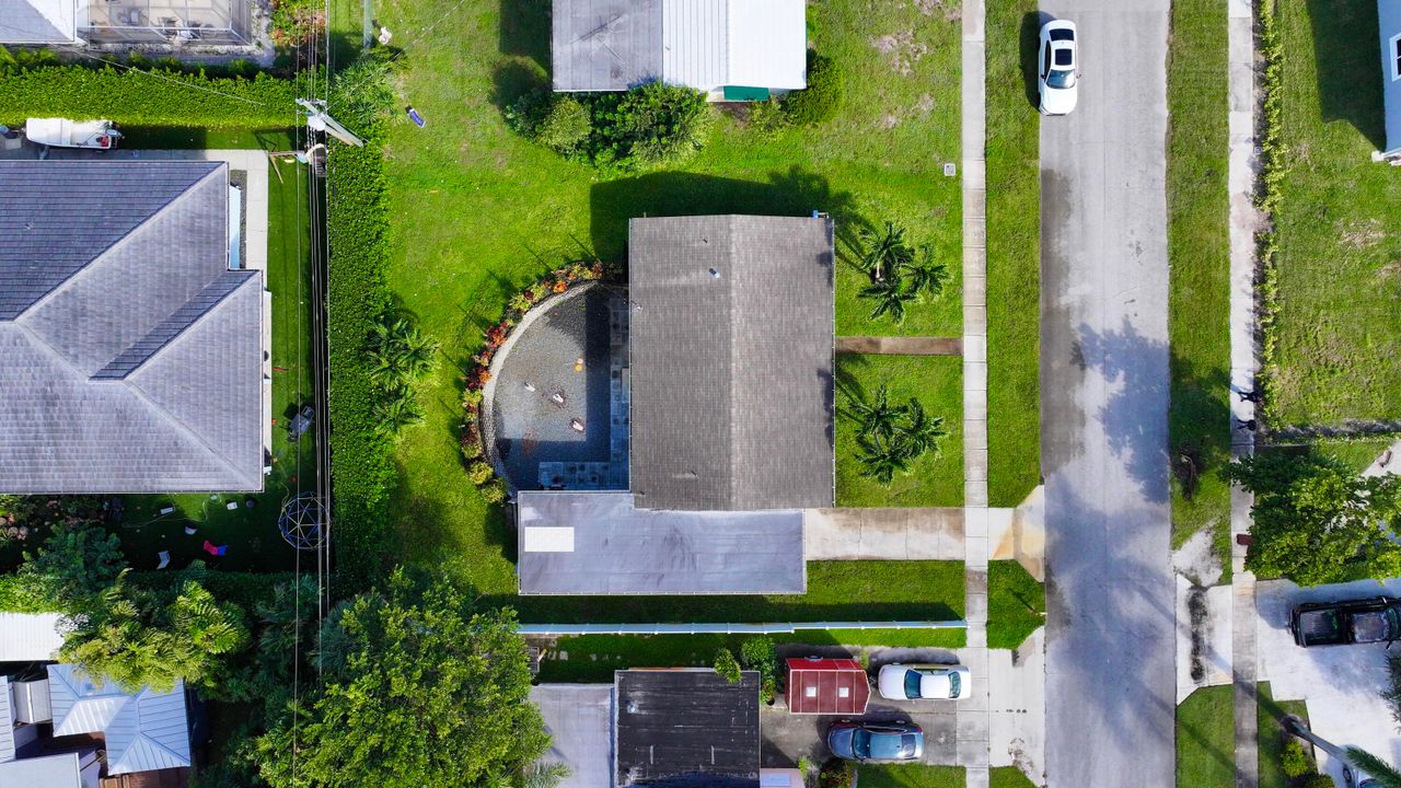 For Rent: $3,200 (3 beds, 2 baths, 1218 Square Feet)