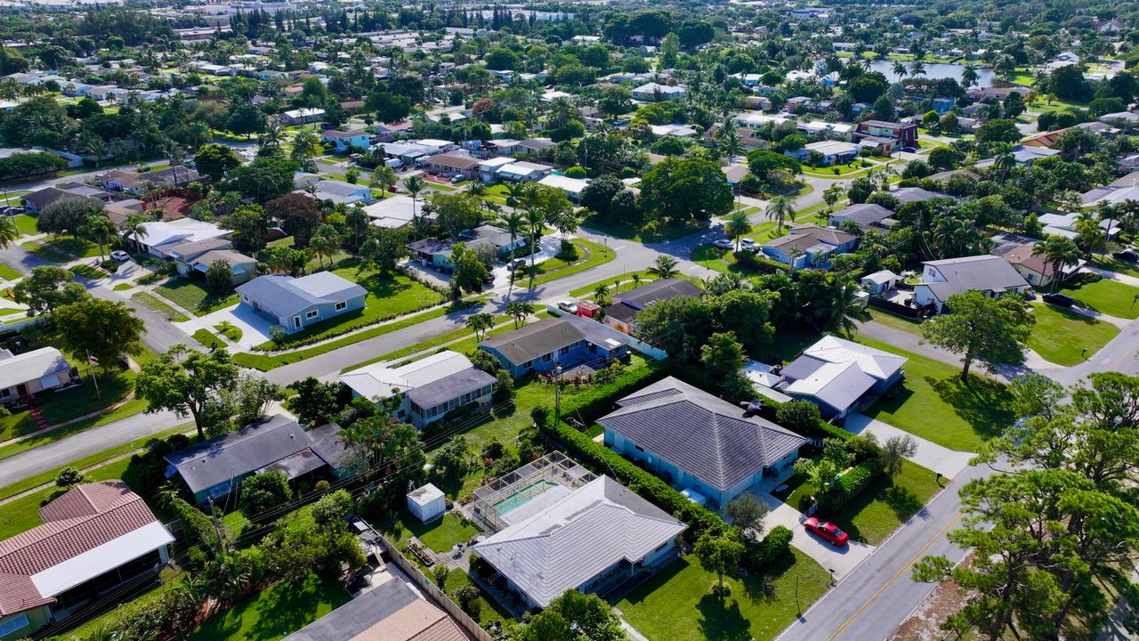 For Rent: $3,200 (3 beds, 2 baths, 1218 Square Feet)