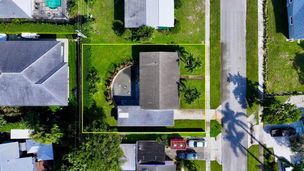 For Rent: $3,200 (3 beds, 2 baths, 1218 Square Feet)