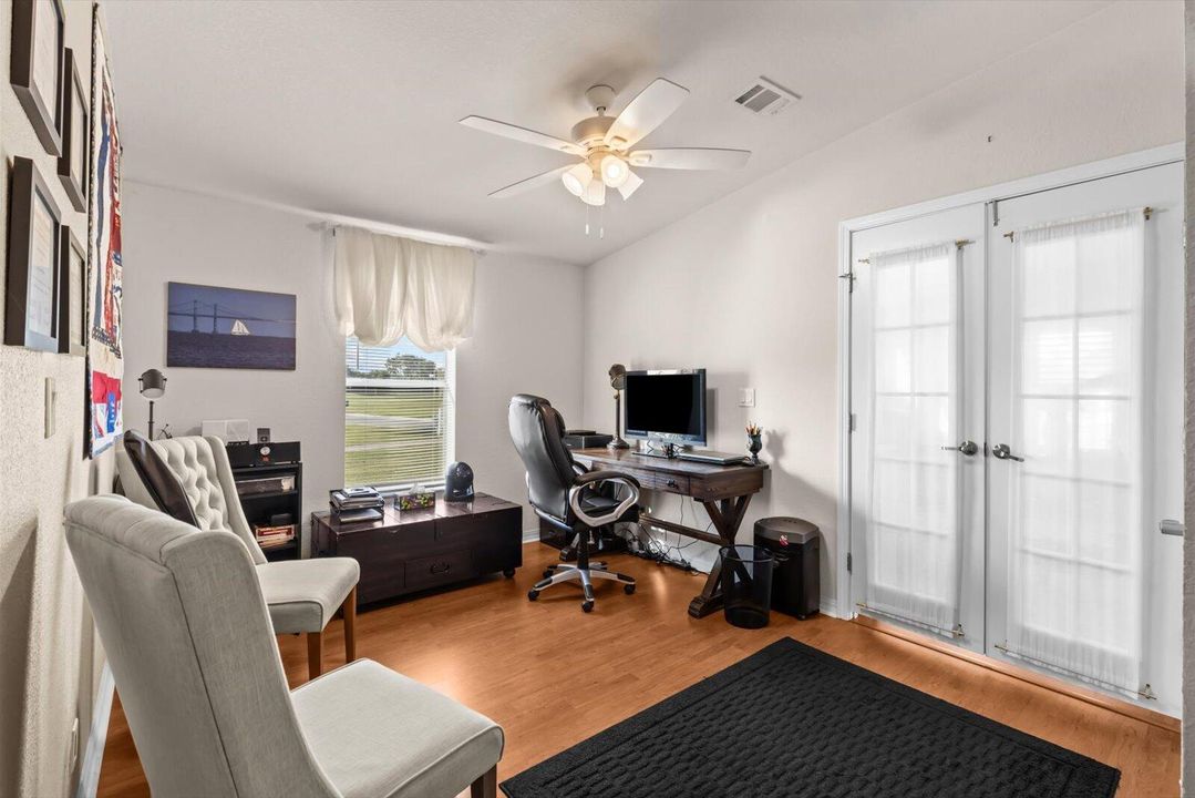 На продажу: $249,000 (3 спален, 2 ванн, 1805 Квадратных фут)