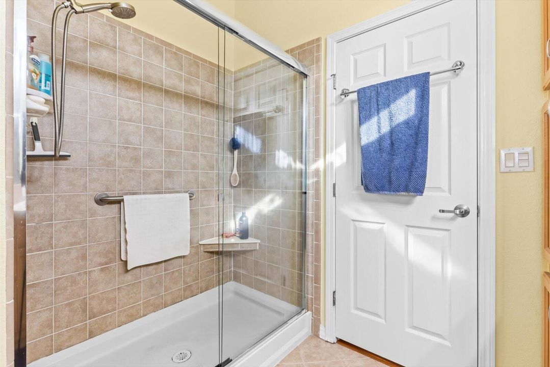 На продажу: $249,000 (3 спален, 2 ванн, 1805 Квадратных фут)