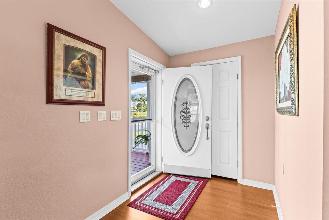 На продажу: $249,000 (3 спален, 2 ванн, 1805 Квадратных фут)