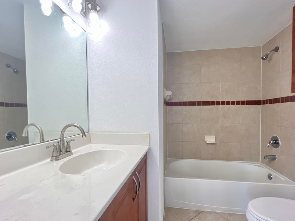 На продажу: $332,950 (3 спален, 2 ванн, 1381 Квадратных фут)