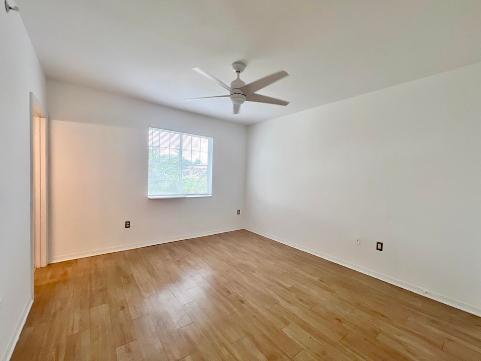 На продажу: $332,950 (3 спален, 2 ванн, 1381 Квадратных фут)