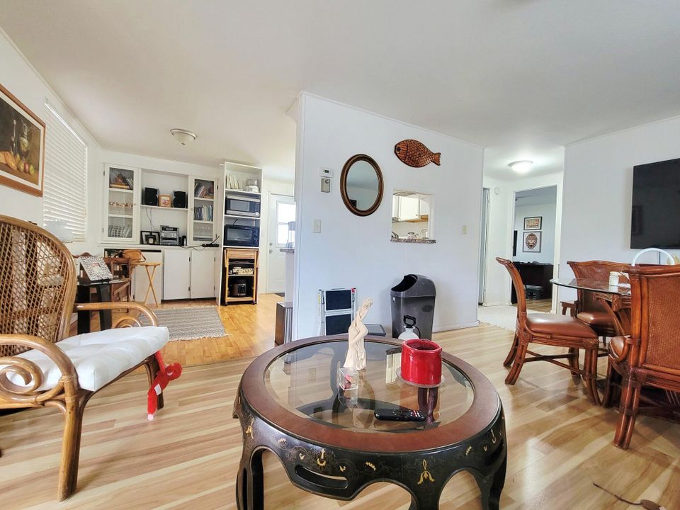 For Sale: $42,000 (2 beds, 2 baths, 750 Square Feet)