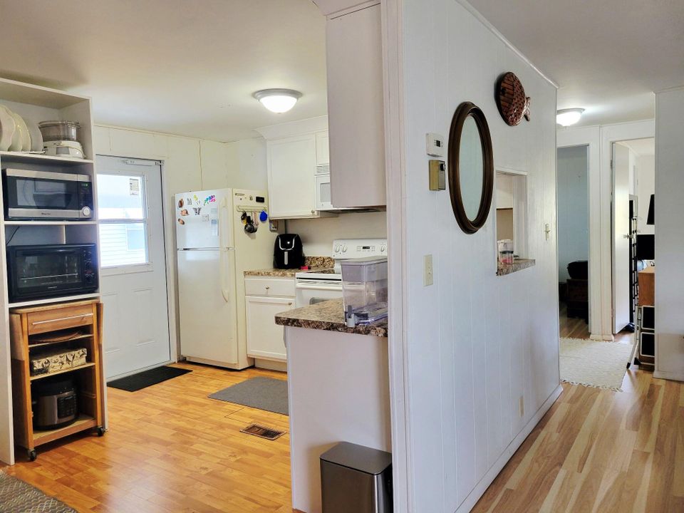 For Sale: $42,000 (2 beds, 2 baths, 750 Square Feet)