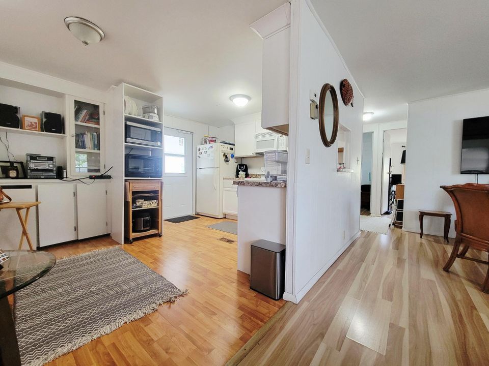 For Sale: $42,000 (2 beds, 2 baths, 750 Square Feet)