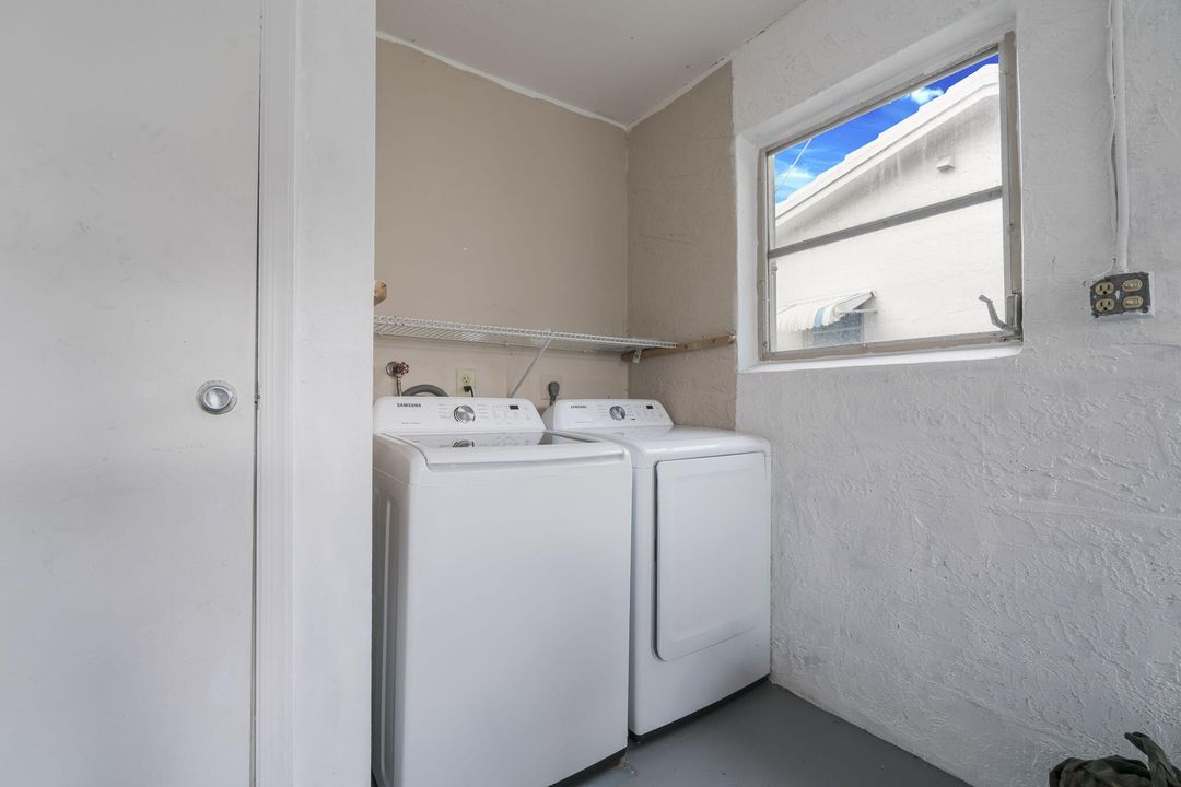 На продажу: $359,000 (3 спален, 2 ванн, 1690 Квадратных фут)