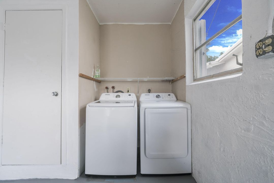 На продажу: $359,000 (3 спален, 2 ванн, 1690 Квадратных фут)