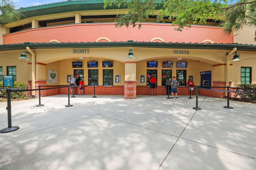 合同活跃: $599,888 (3 贝兹, 3 浴室, 1830 平方英尺)