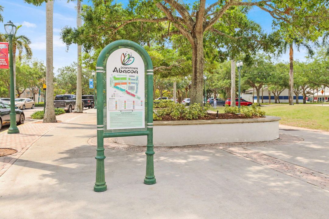 合同活跃: $599,888 (3 贝兹, 3 浴室, 1830 平方英尺)