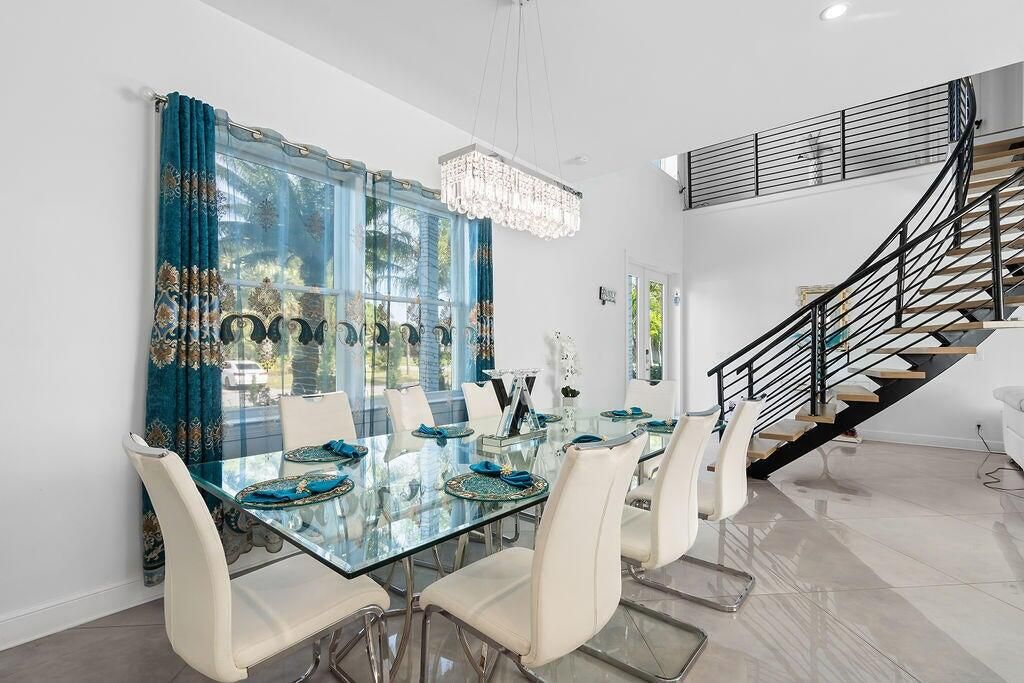 For Sale: $2,399,000 (5 beds, 4 baths, 2916 Square Feet)