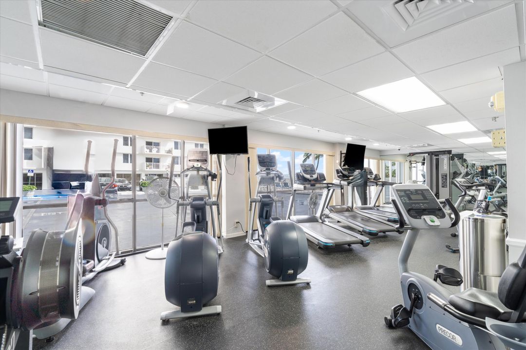 For Sale: $539,000 (2 beds, 2 baths, 1050 Square Feet)