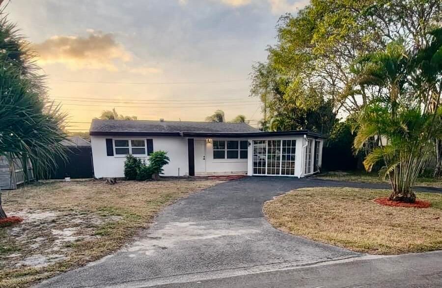 合同活跃: $559,900 (3 贝兹, 2 浴室, 1542 平方英尺)