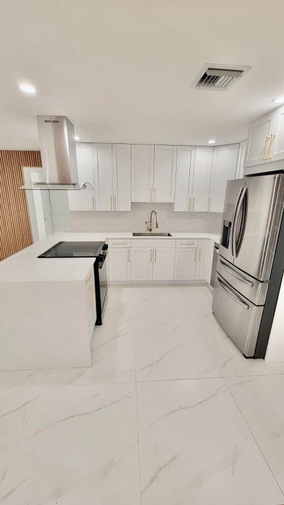 合同活跃: $559,900 (3 贝兹, 2 浴室, 1542 平方英尺)