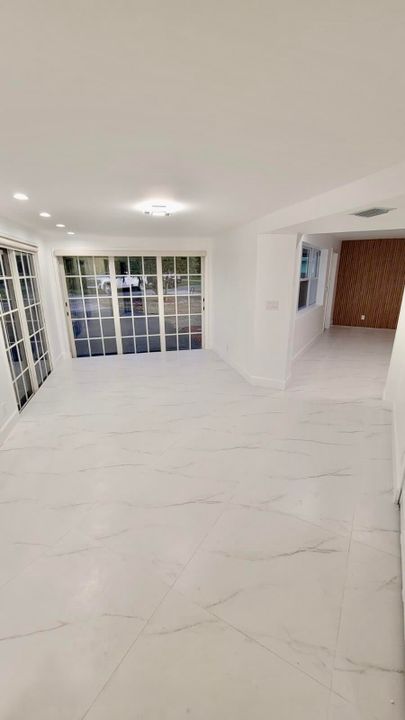 合同活跃: $559,900 (3 贝兹, 2 浴室, 1542 平方英尺)