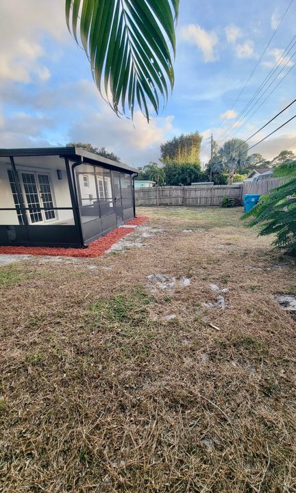 合同活跃: $559,900 (3 贝兹, 2 浴室, 1542 平方英尺)