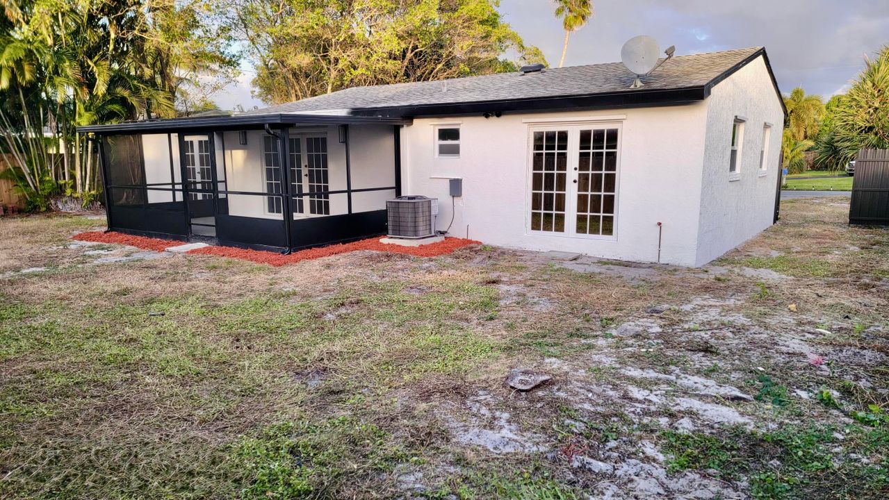 合同活跃: $559,900 (3 贝兹, 2 浴室, 1542 平方英尺)