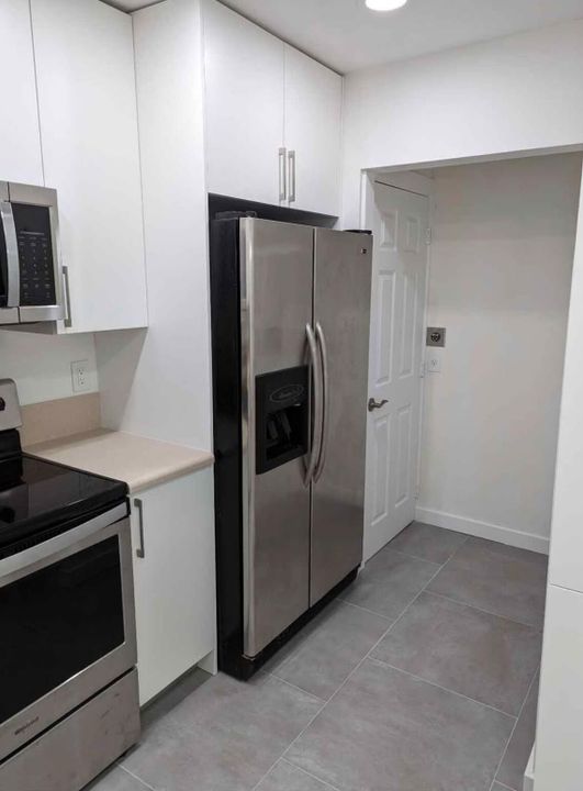 出租: $2,200 (2 贝兹, 2 浴室, 951 平方英尺)