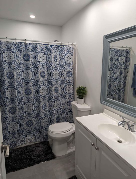 出租: $2,200 (2 贝兹, 2 浴室, 951 平方英尺)