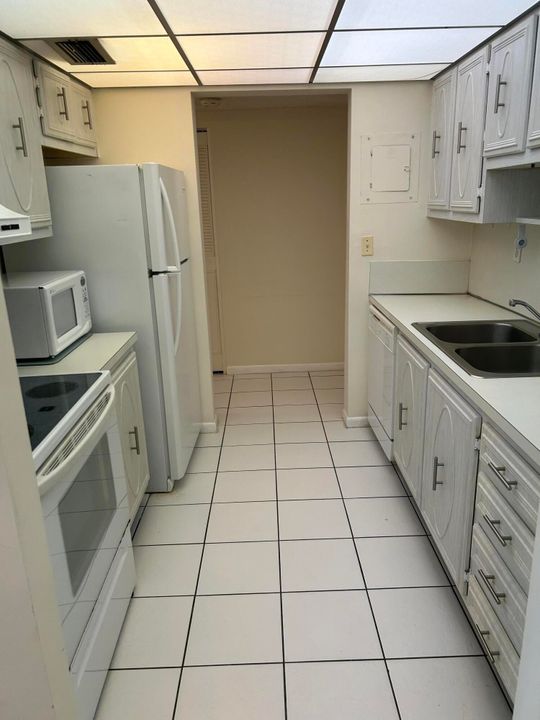 For Sale: $144,900 (2 beds, 2 baths, 1080 Square Feet)