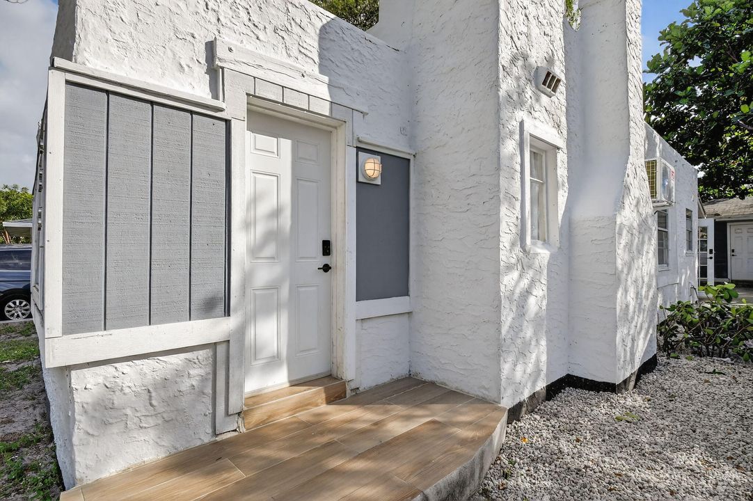 For Sale: $399,000 (3 beds, 2 baths, 1171 Square Feet)