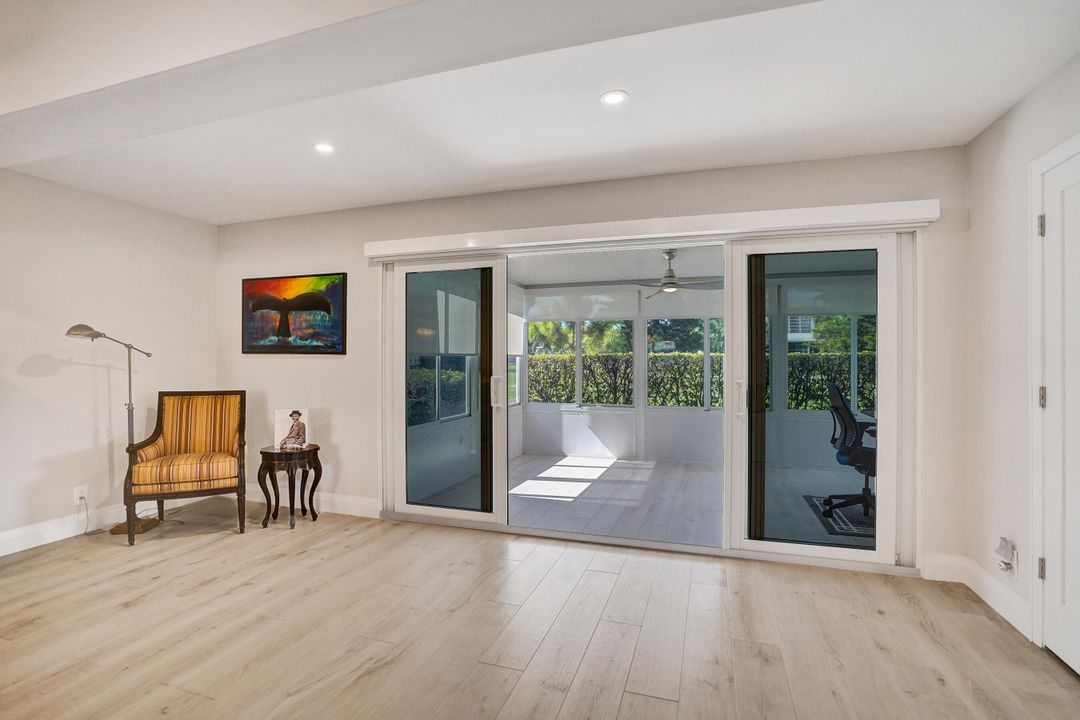 合同活跃: $319,900 (2 贝兹, 2 浴室, 1466 平方英尺)