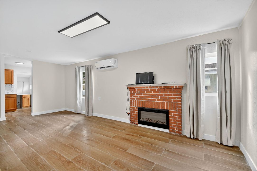 For Sale: $399,000 (3 beds, 2 baths, 1171 Square Feet)