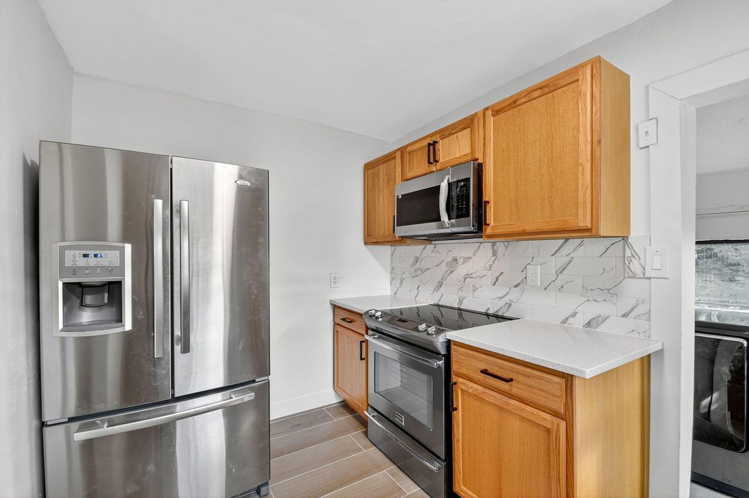 For Sale: $399,000 (3 beds, 2 baths, 1171 Square Feet)