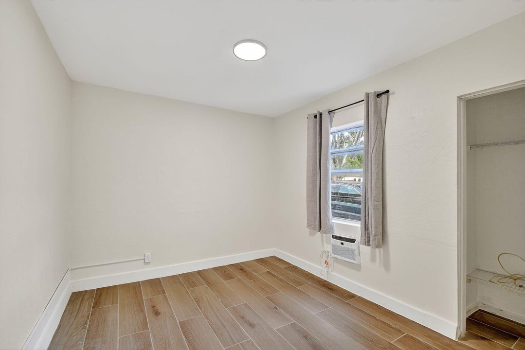 For Sale: $399,000 (3 beds, 2 baths, 1171 Square Feet)