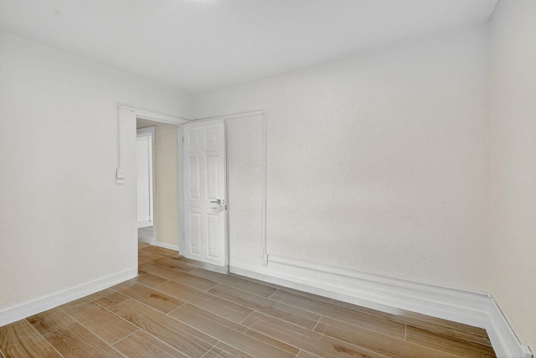 For Sale: $399,000 (3 beds, 2 baths, 1171 Square Feet)