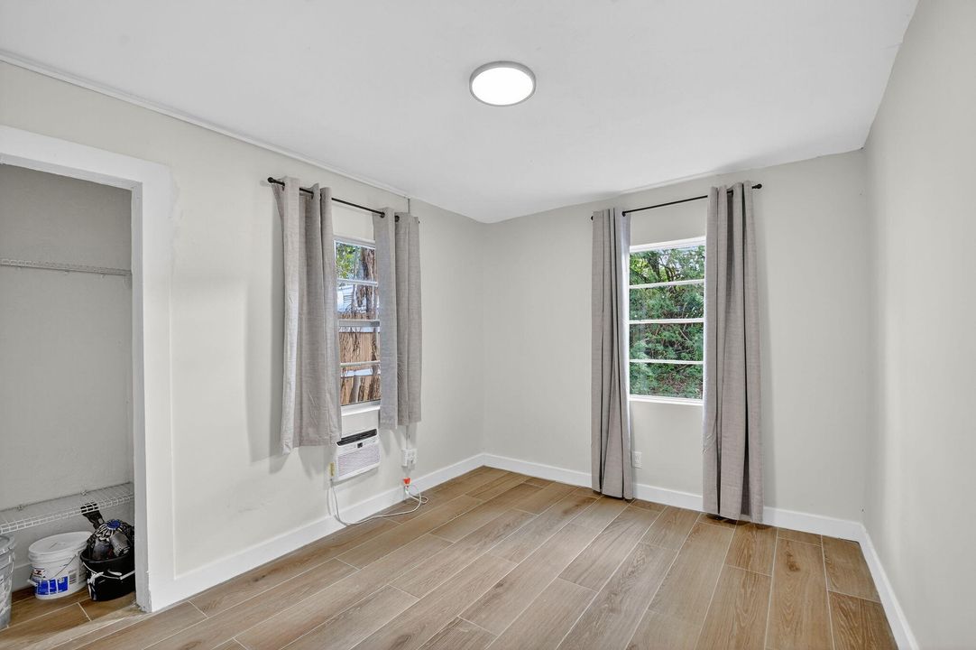 For Sale: $399,000 (3 beds, 2 baths, 1171 Square Feet)